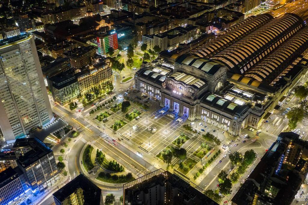 Appartamento - Stazione Centrale Милан Экстерьер фото