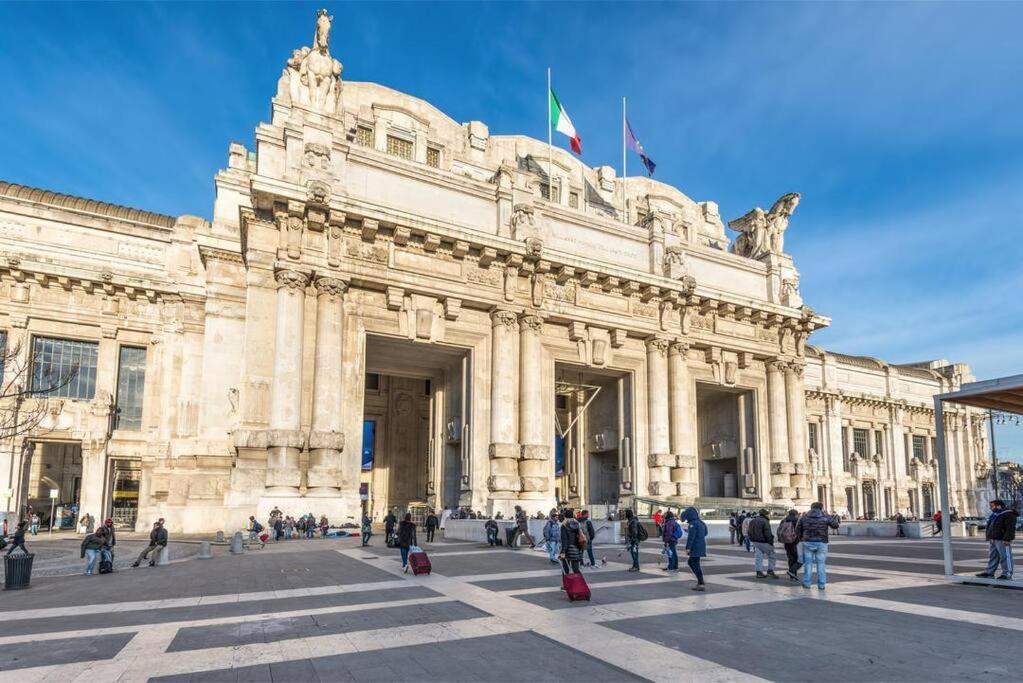 Appartamento - Stazione Centrale Милан Экстерьер фото
